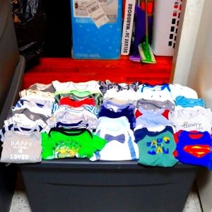 Big Baby Boy Lot! Size's NB/0-3months! Short/Long Sleeve Onesie's